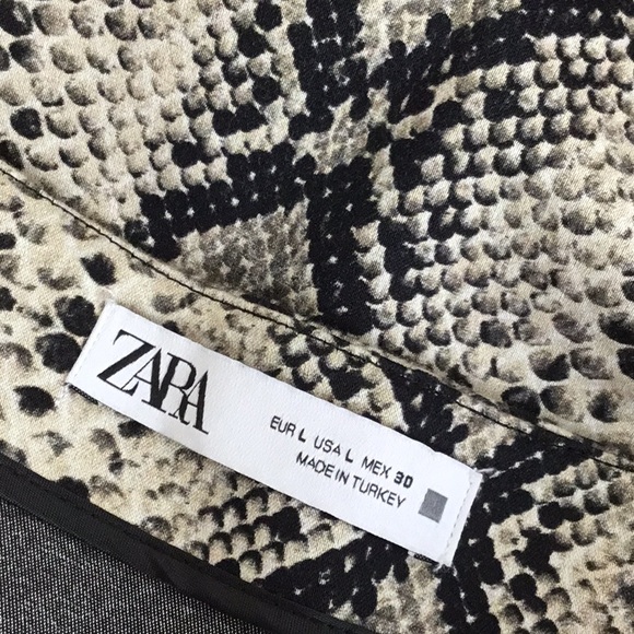 ZARA Snake Print Ruched Mini Skirt Size L - Picture 4 of 5